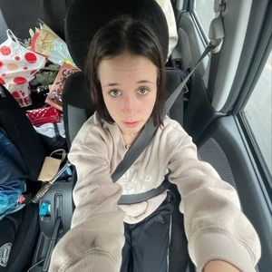 Meet your Posher, Ella